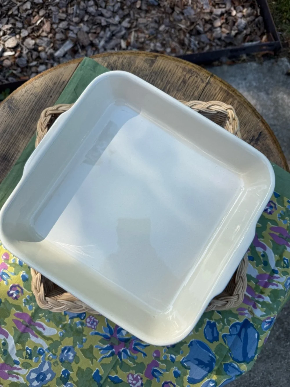 Emile Henry Medium Square Casserole Dish 2x9x9 - Picture 2 of 3